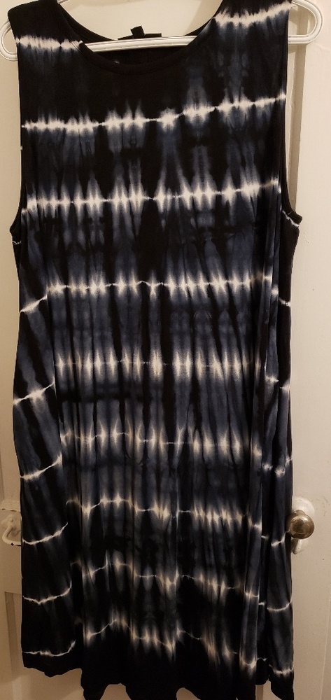 Dress - Picture 3 of 3